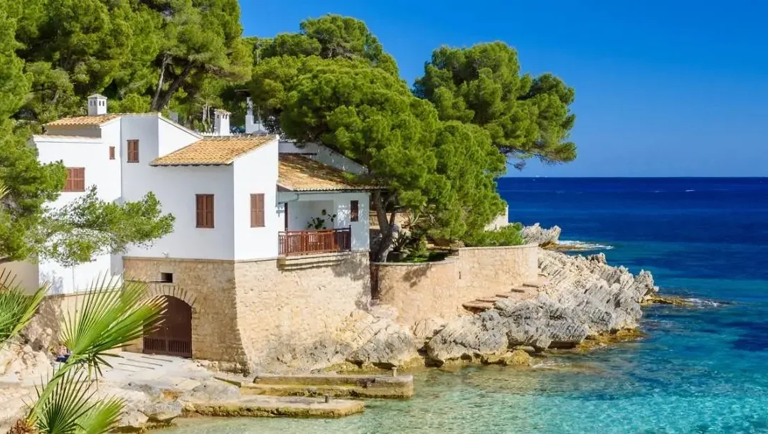 Proprietăți de vânzare în Spania – Găsiți casa visurilor dumneavoastră cu Red Rose Property Spain