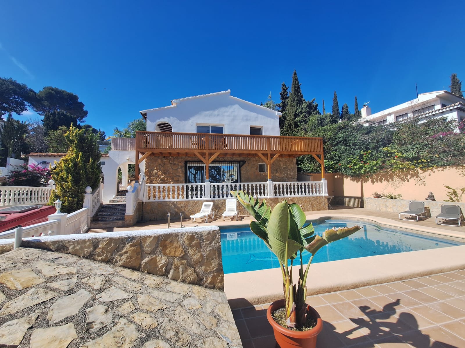 Service areas red rose property spain